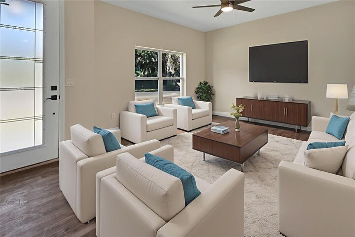 Property Photo: 531 N Lincoln Street FL 32114