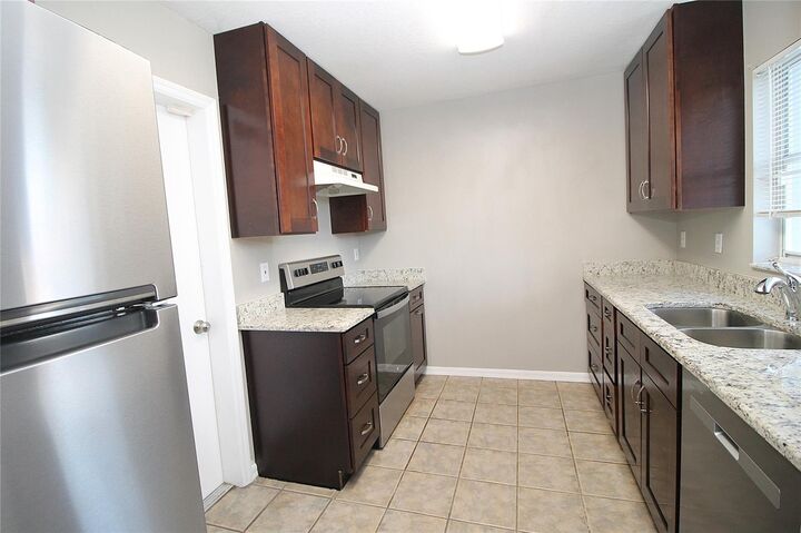 Property Photo:  903 Disston Avenue  FL 34715 