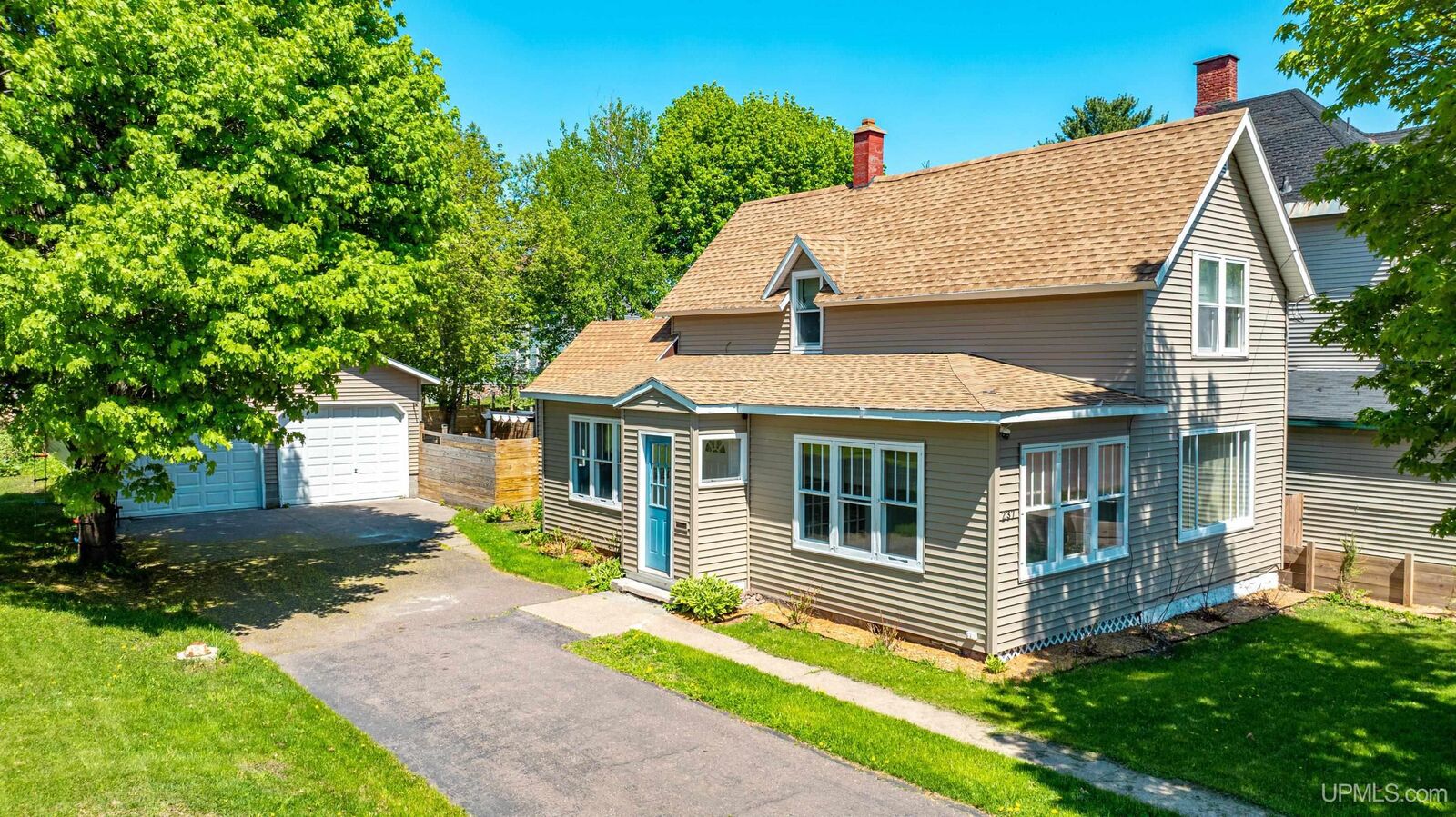 Property Photo: 237 Kearsarge Street MI 49913