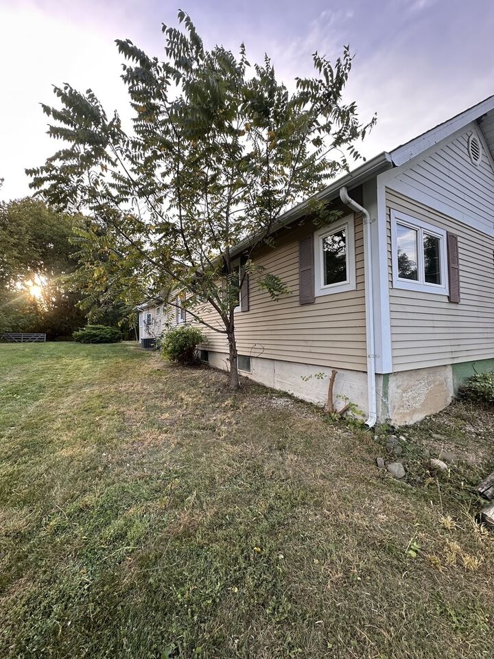 Property Photo:  394 South Street  IL 60109 