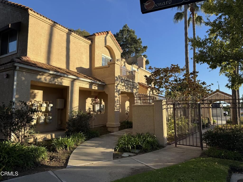 Property Photo:  1174 Oyster Place 15  CA 93030 