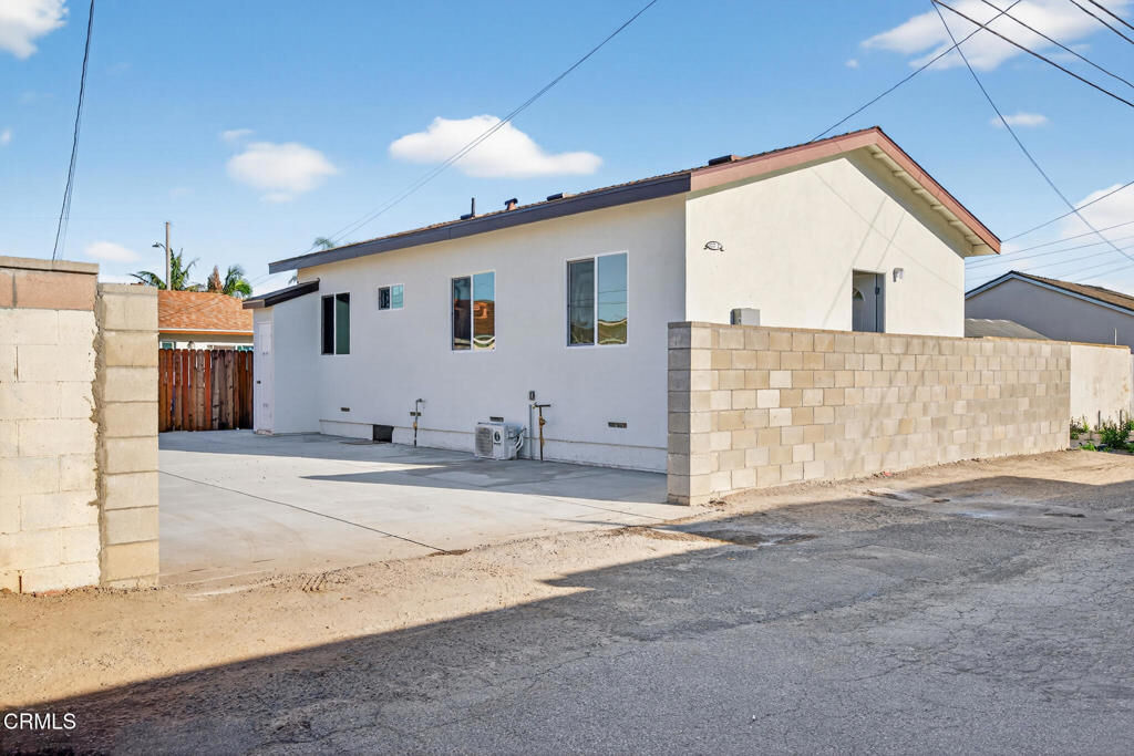 Property Photo:  1227 S G Street 2  CA 93033 