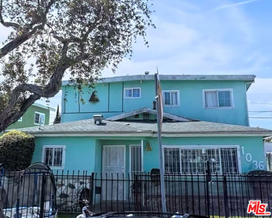 Property Photo: 1036 W 98th Street CA 90044