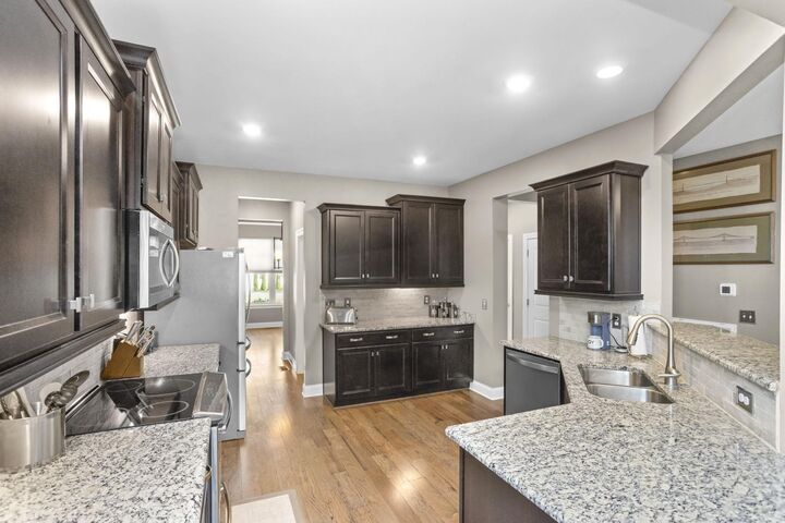 Property Photo:  2008 Hedgelawn Dr  TN 37090 