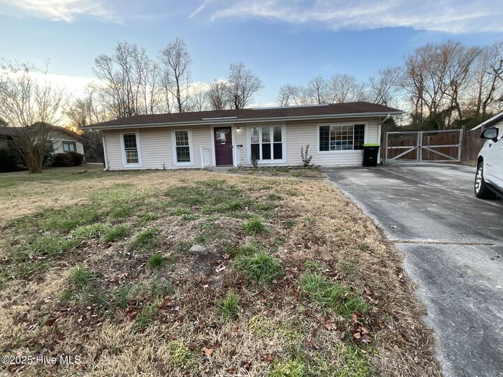 Property Photo: 130 Tanglewood Drive NC 28540