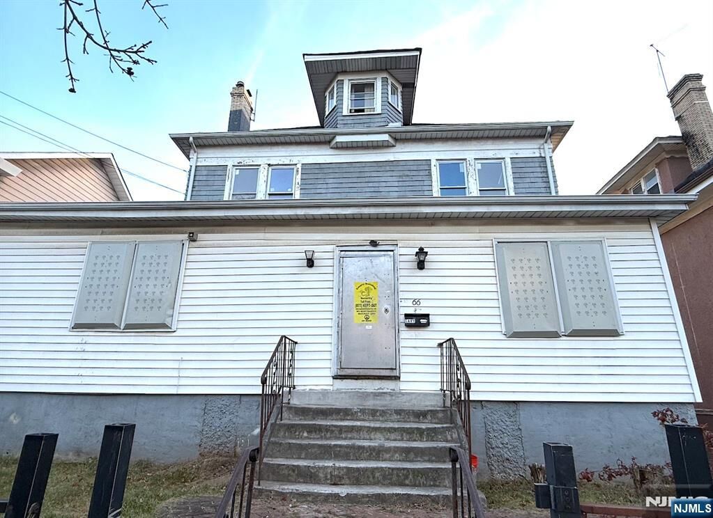 Property Photo:  66 Scheerer  NJ 07112 