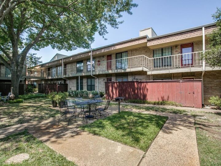 Property Photo:  5916 Birchbrook Drive  TX 75206 