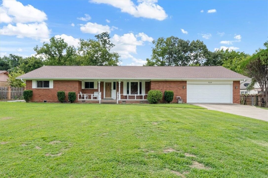 Property Photo:  904 Elgin Street  AR 72761 