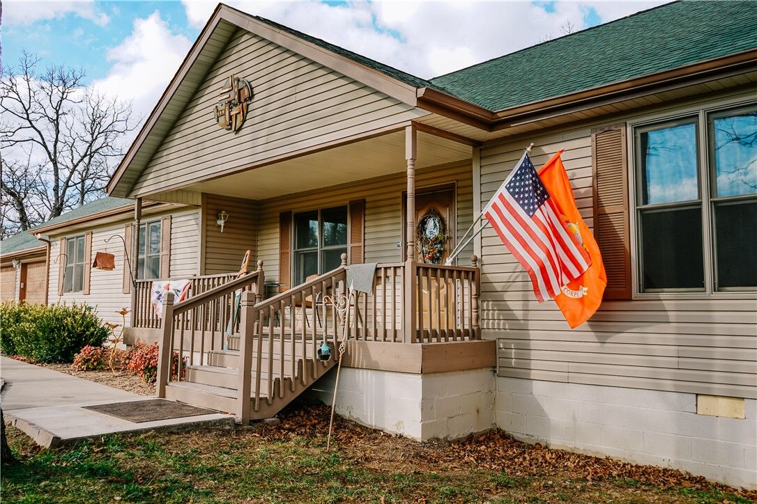 Property Photo:  22637 Stonington Road  AR 72662 