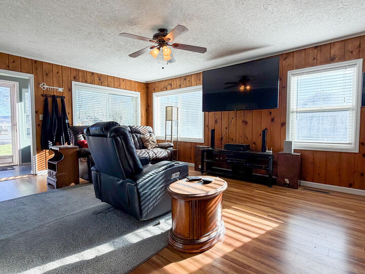 Property Photo: 279 SE Willowdale Drive OR 97754