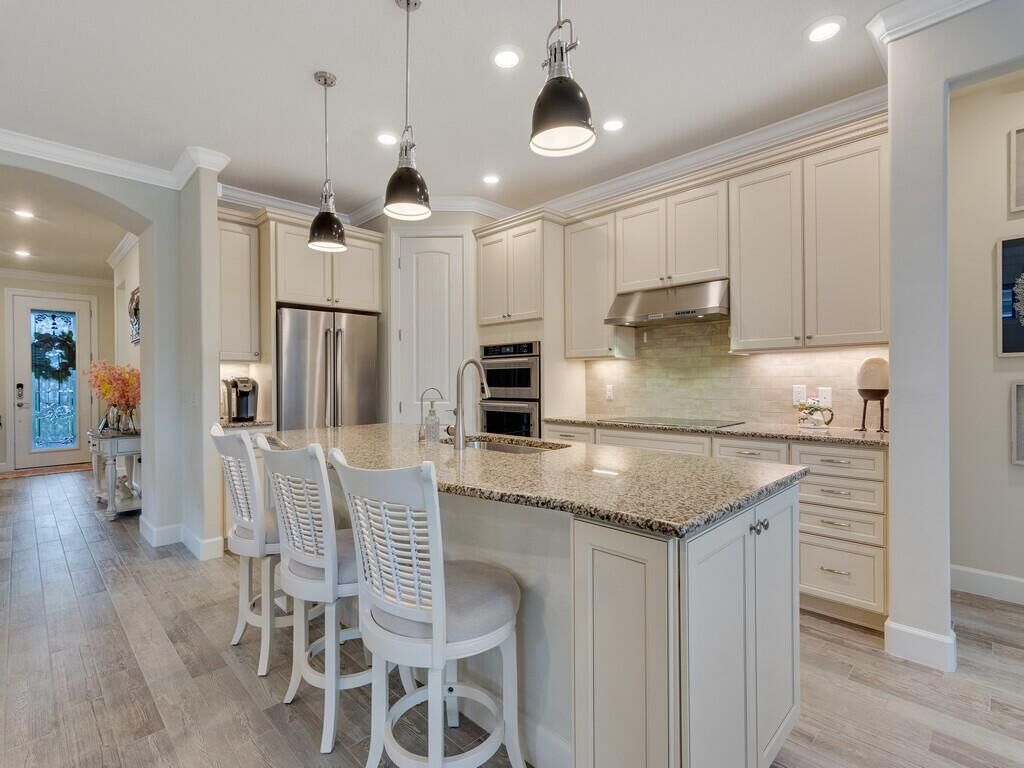 Property Photo:  5255 Turtle Creek Circle  FL 32967 