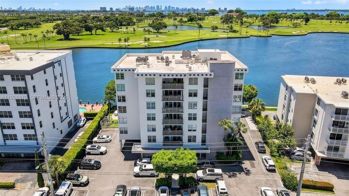 Property Photo: 9250 W Bay Harbor Dr 5D FL 33154