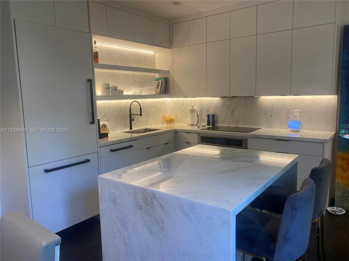 Property Photo:  1114 Madrid St  FL 33134 