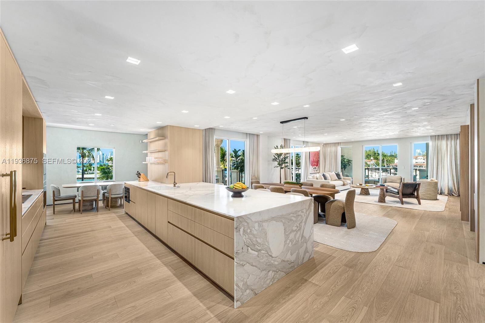 Property Photo:  2521 Fisher Island Dr 6201  FL 33109 