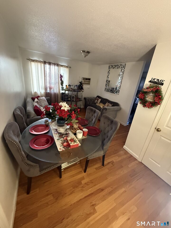 Property Photo:  135 Flax Hill Road Apt 10  CT 06854 