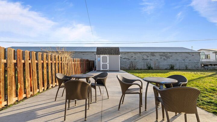 Property Photo: 903 S Green St WA 99336