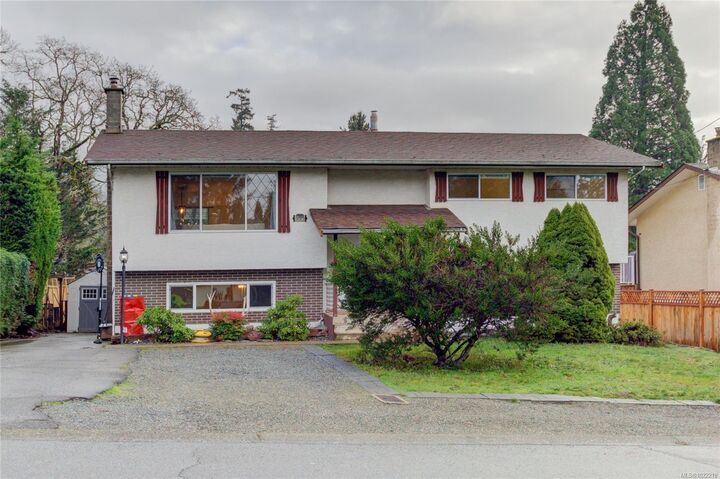 Property Photo: 5795 Valleyview Rd BC V9L 4Z6