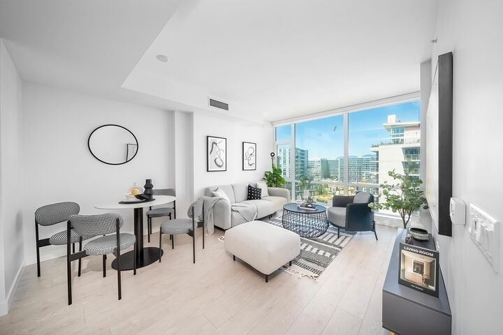 Property Photo: 6833 Buswell Street 1706 BC V6Y 0L3