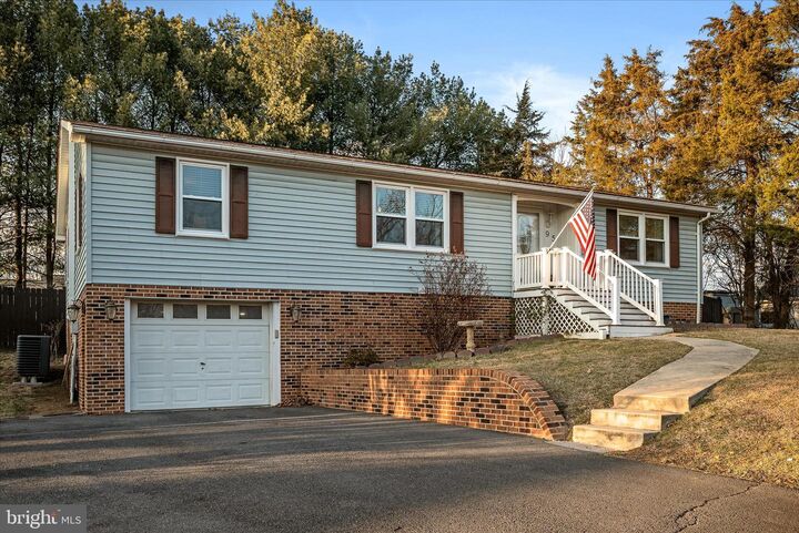 Property Photo: 95 Cecelia Street VA 22660