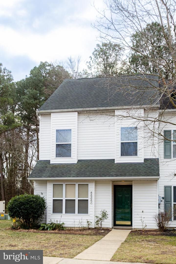 Property Photo:  48247 Picketts Harbor Court  MD 20653 