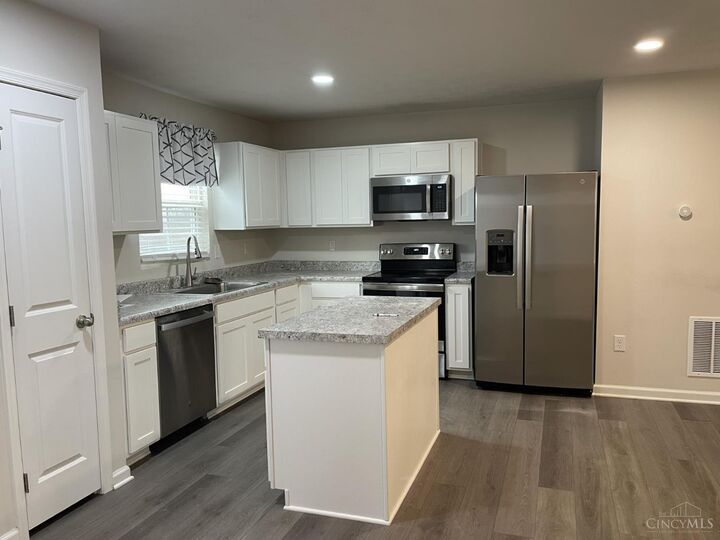 Property Photo: 6652 Rivulet Drive OH 45042