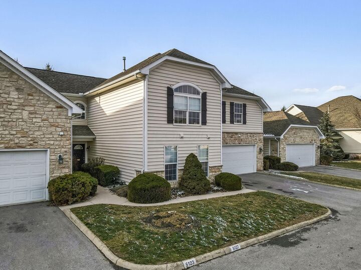 Property Photo:  5127 Vinings Boulevard  OH 43016 