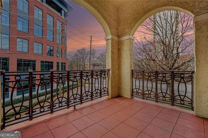 Property Photo: 2855 Peachtree Road NE 201 GA 30305