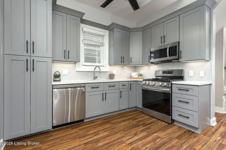 Property Photo:  456 E Lee St  KY 40217 