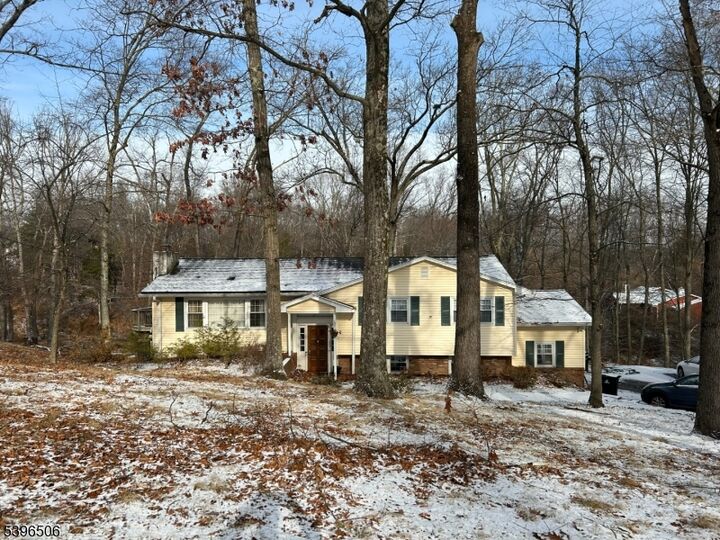 Property Photo:  4 Brookside Ter  NJ 08822 