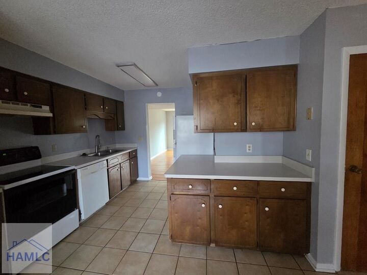 Property Photo:  912 Pineland Avenue  GA 31313 