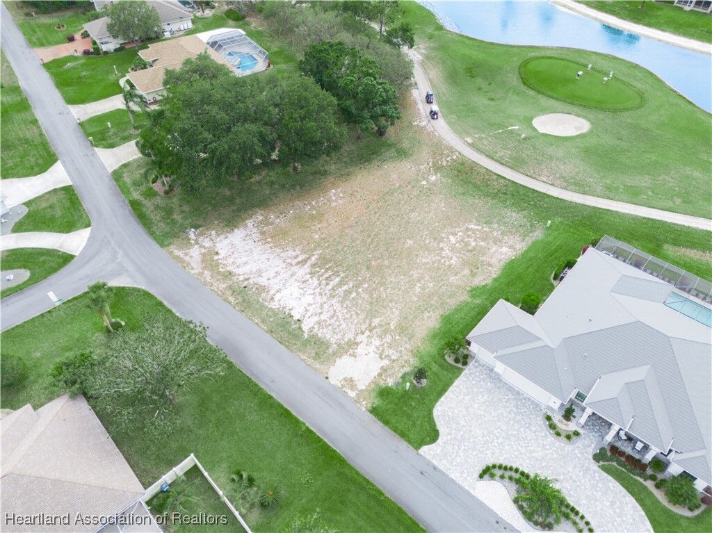 Property Photo:  4501 Mendavia Drive  FL 33872 