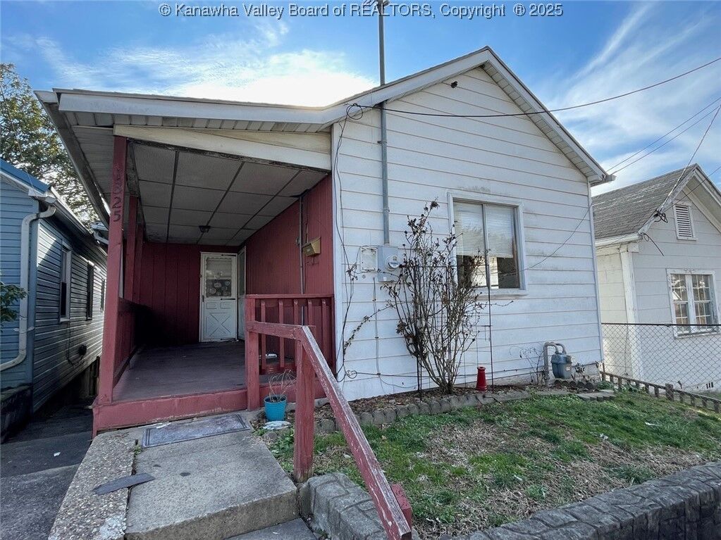 Property Photo:  1325 & 1327 Stuart Street  WV 25302 