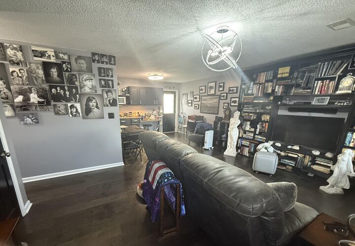 Property Photo:  301 Blue Valley Court  KY 40601 