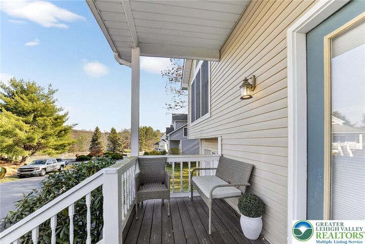 Property Photo:  230 Hawthorne Village Court  PA 18302 