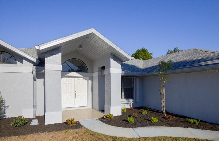 Property Photo:  1396 Hayworth Road  FL 33952 