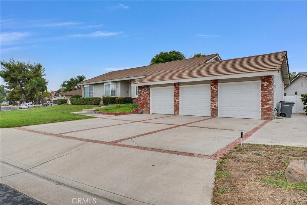 Property Photo:  30279 Clear Water  CA 92587 