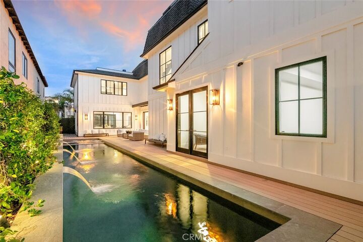 Property Photo: 521 12th CA 92648