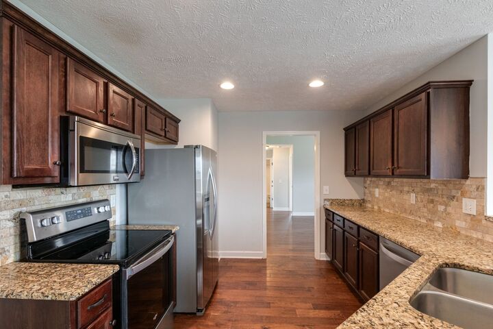 Property Photo: 2524 Auldridge Dr TN 37037