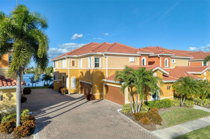 Property Photo:  178 Shadroe Cove Circle 903  FL 33991 