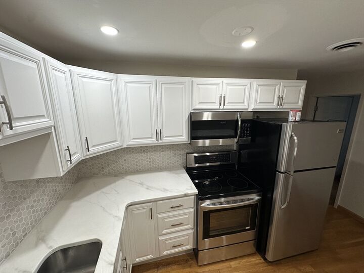 Property Photo: 386 Commercial St 4E MA 02109