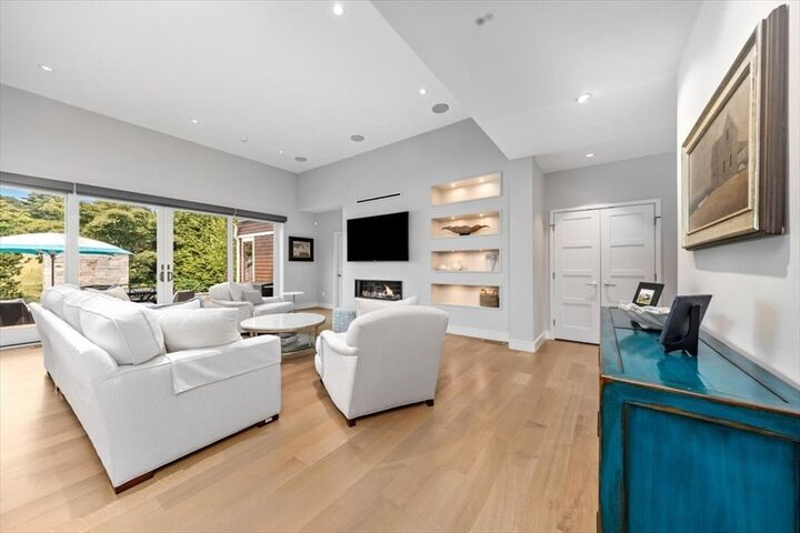 Property Photo:  2 Black Rock Dr 21  MA 02043 