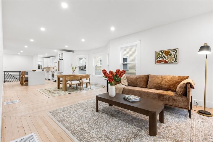 Property Photo:  22 Prescott Street 1  MA 01970 
