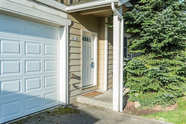 Property Photo:  3910  68th Drive NE  WA 98270 