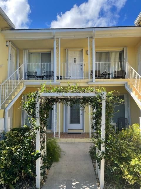 Property Photo: 101 N Lakeside Drive 2 FL 33460