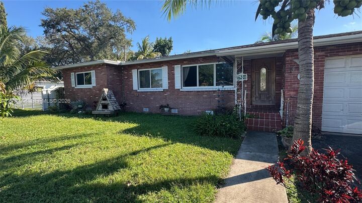 Property Photo:  630 NE 165th St  FL 33162 