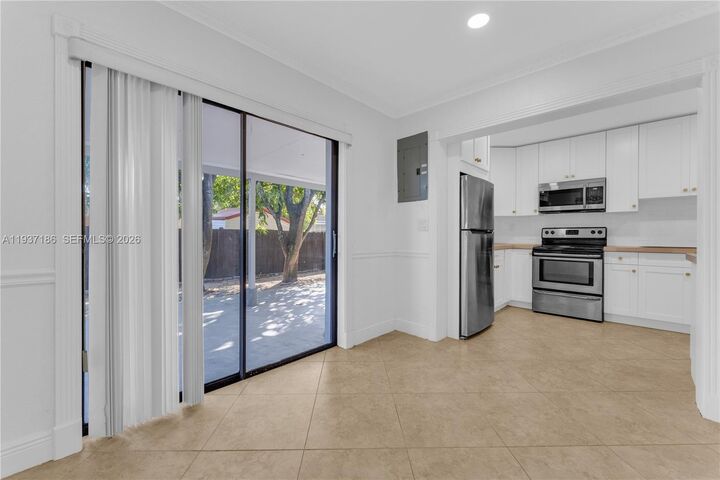 Property Photo: 5208 NE 5th Ave 0 FL 33334