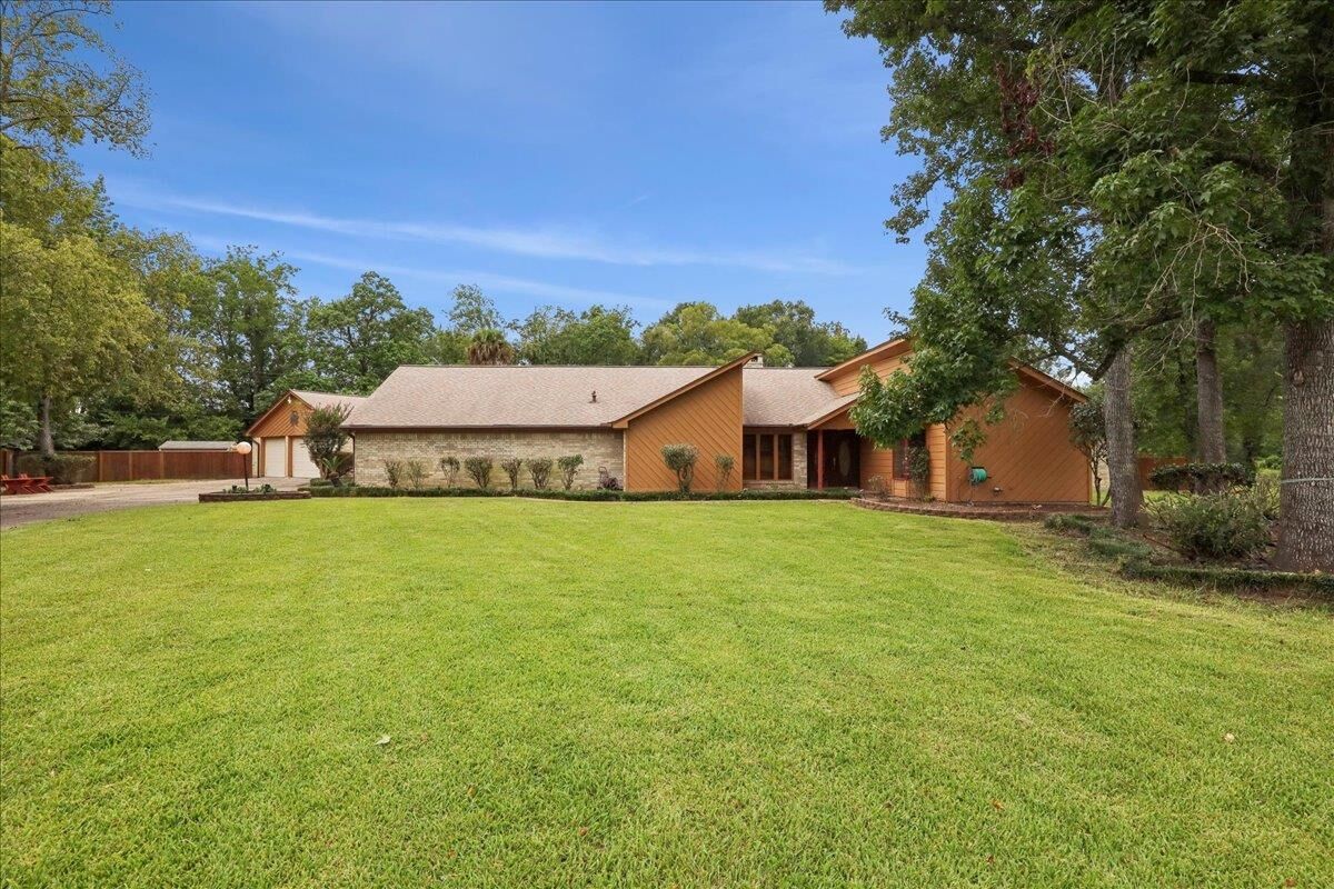 Property Photo: 3805 Huntwick Dr TX 77630