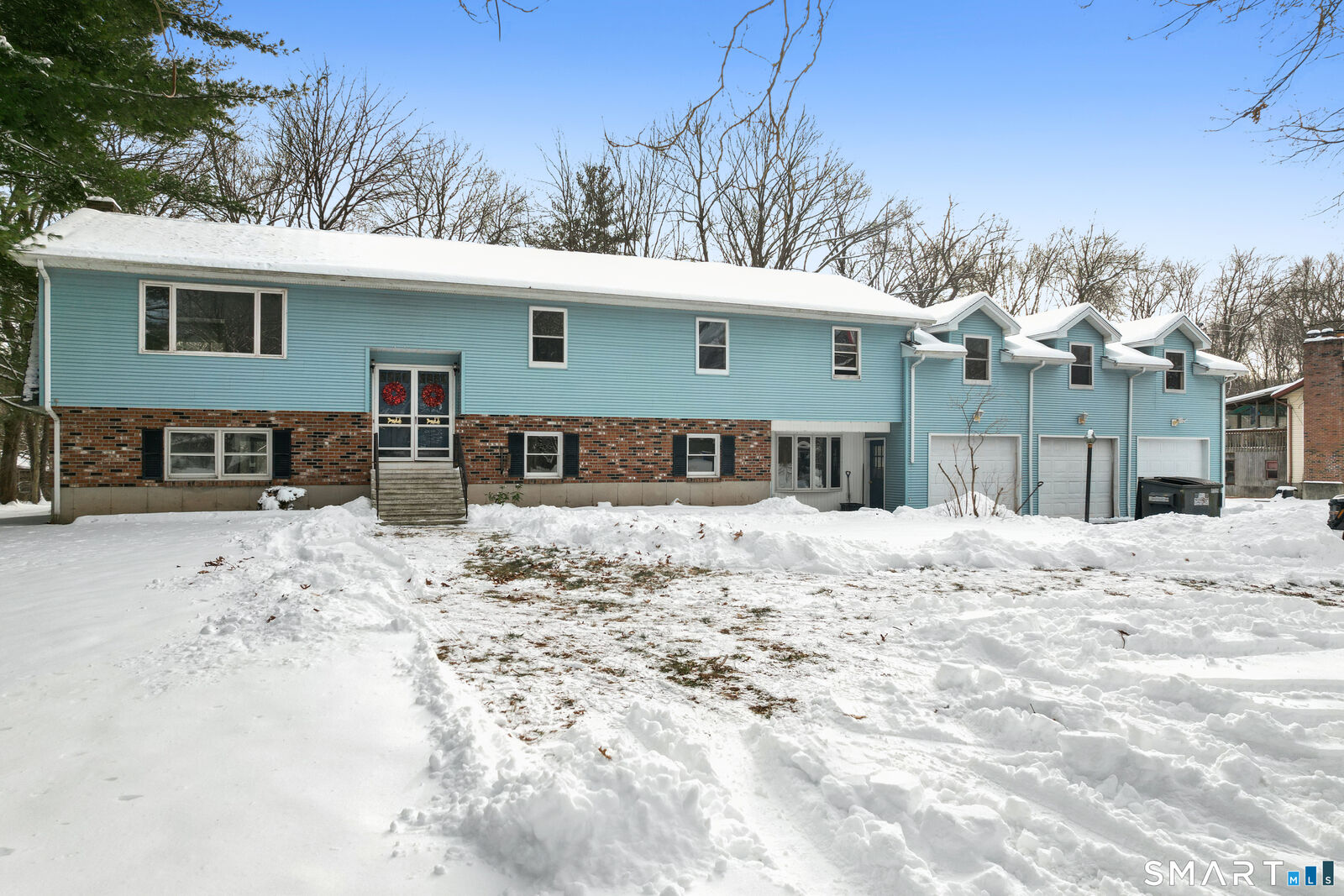 Property Photo: 962 Shuttle Meadow Road CT 06489