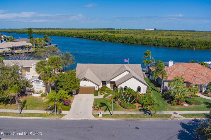 Property Photo:  2100 Leeward Lane  FL 32953 