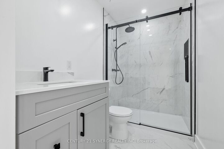 Property Photo:  598 Kirkwood Avenue 4  ON K1Z 5X4 